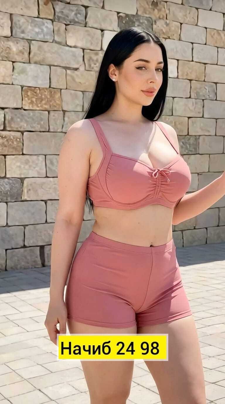 девушка,женщина,большие сиськи в купальниках,пышные сиськи,большой бюст