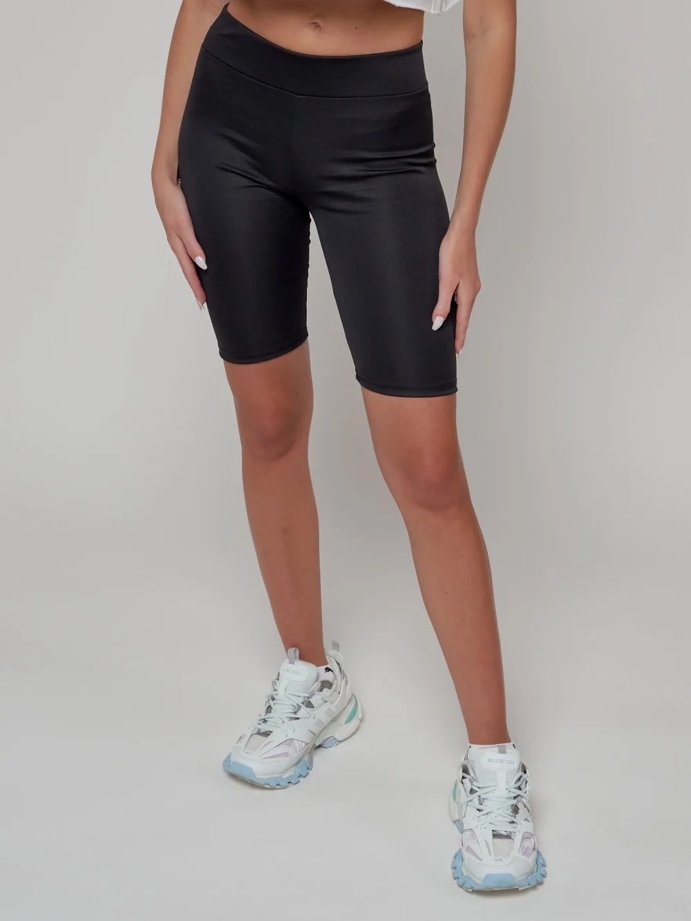 модный стиль одежды,образ с велосипедками,велосипедки с футболкой оверсайз,стильный наряд