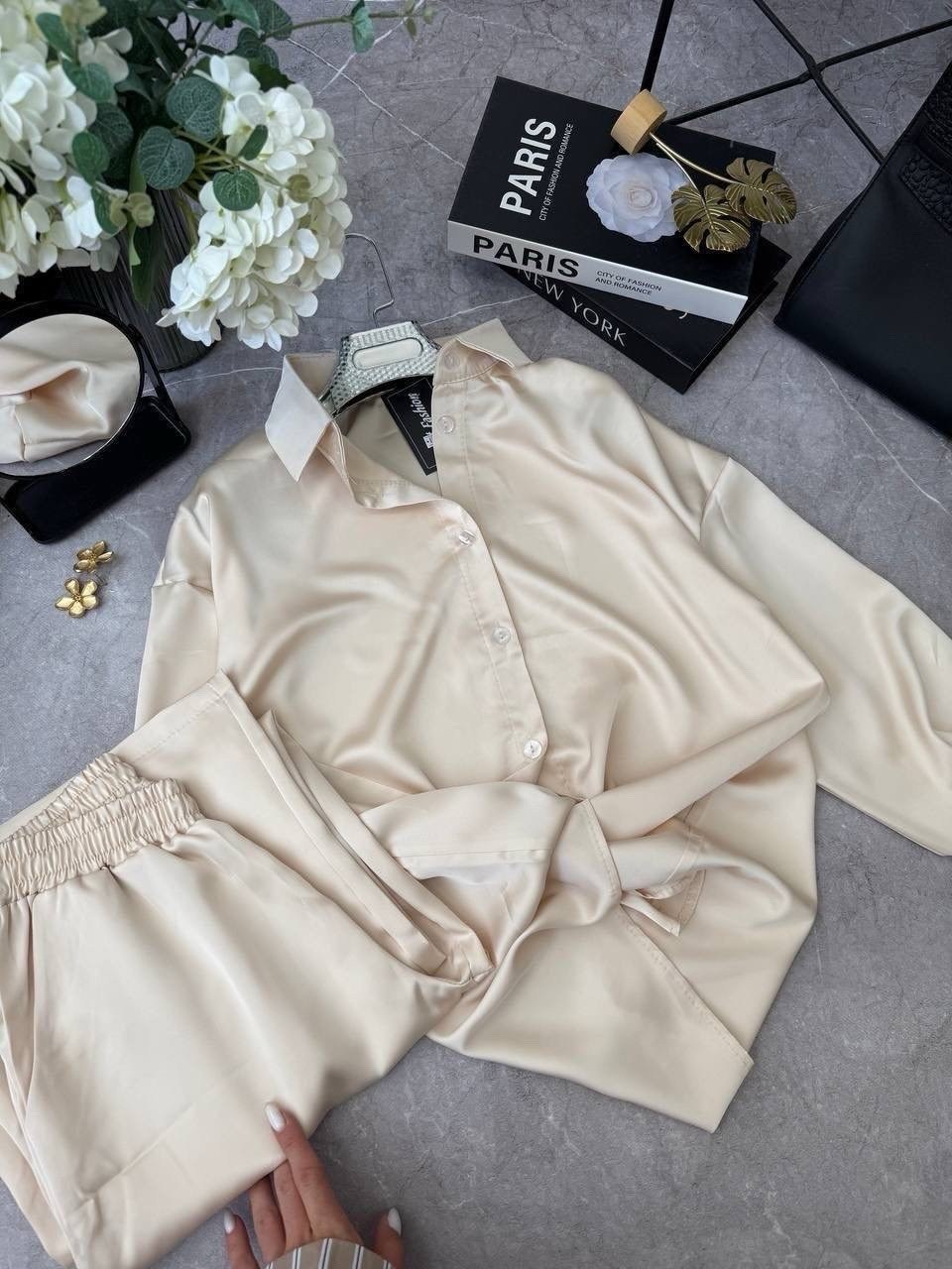 белые костюмы,белый брючный костюм,комплект костюм,шелковый костюм,рубашка женская