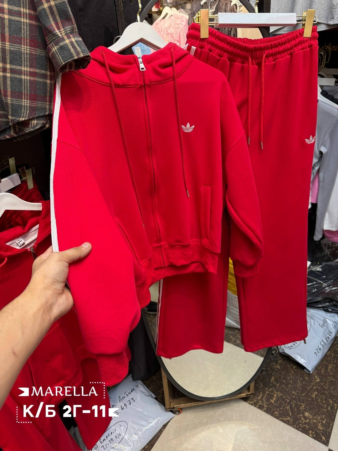 адидас ориджинал женский костюм адидас,костюм адидас,костюм спортивный,спортивный костюм адидас красный женский,костюм адидас женский