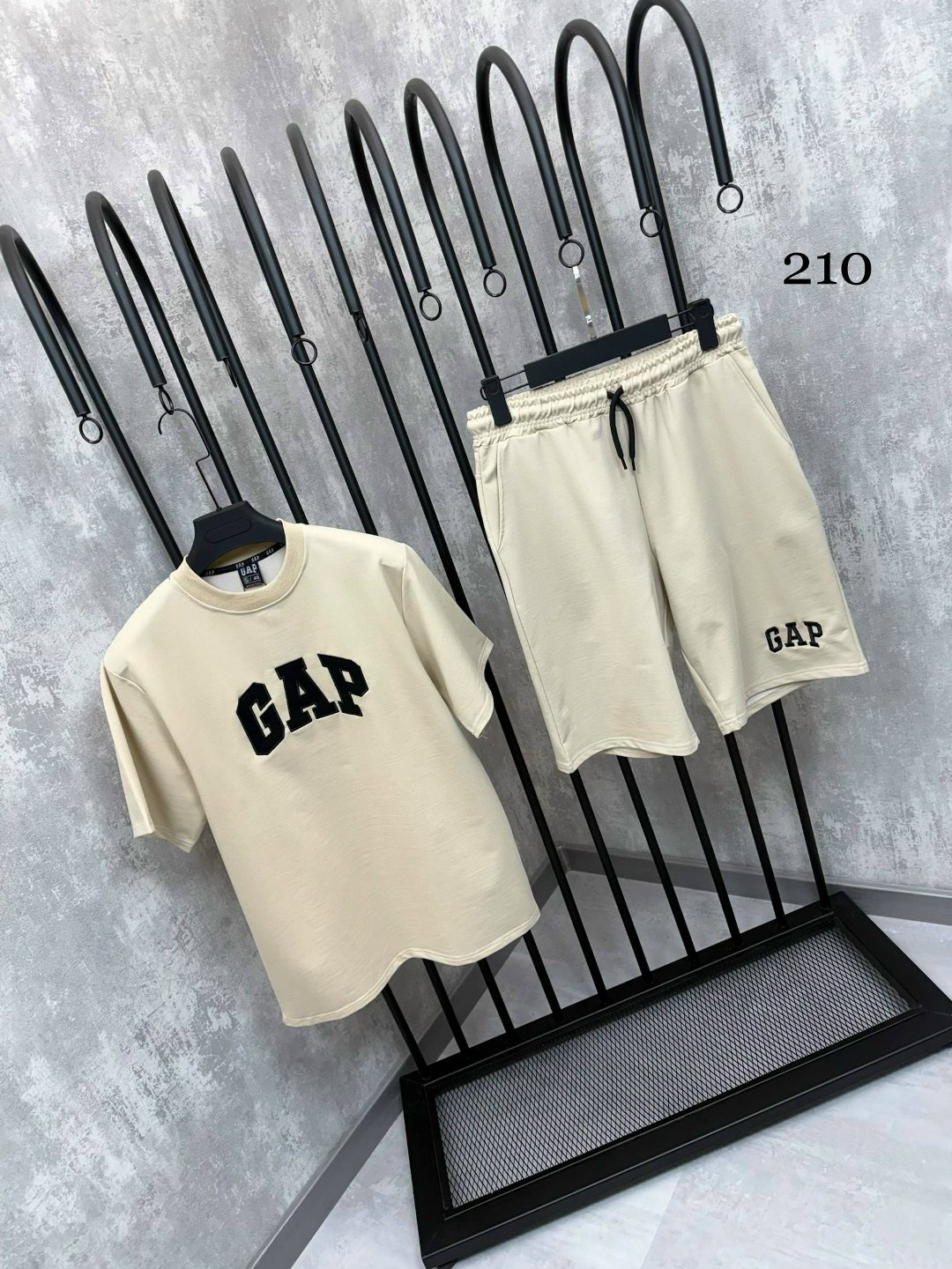 костюм спортивный мужской,костюм для мужчин,спортивные костюм,костюм футболка и шорты спортивные,летние костюмы