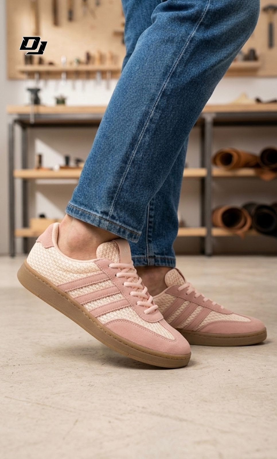 девушка,кофта оверсайз,корейская мода,кроссовки adidas,оверсайз