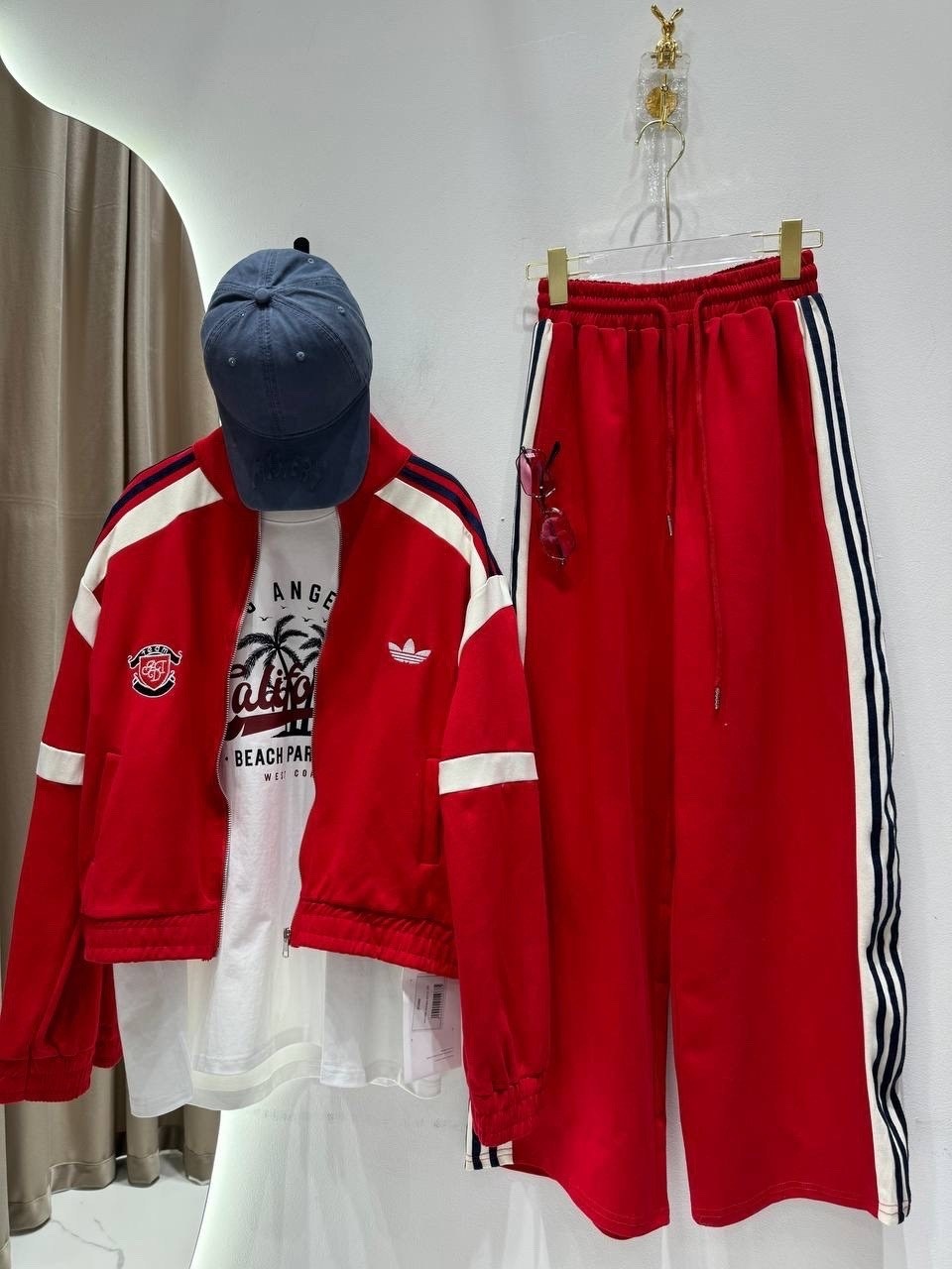 спортивный костюм,спортивный костюм женский,спортивный костюм для женщин,одежда спортивная,стильные спортивные костюмы