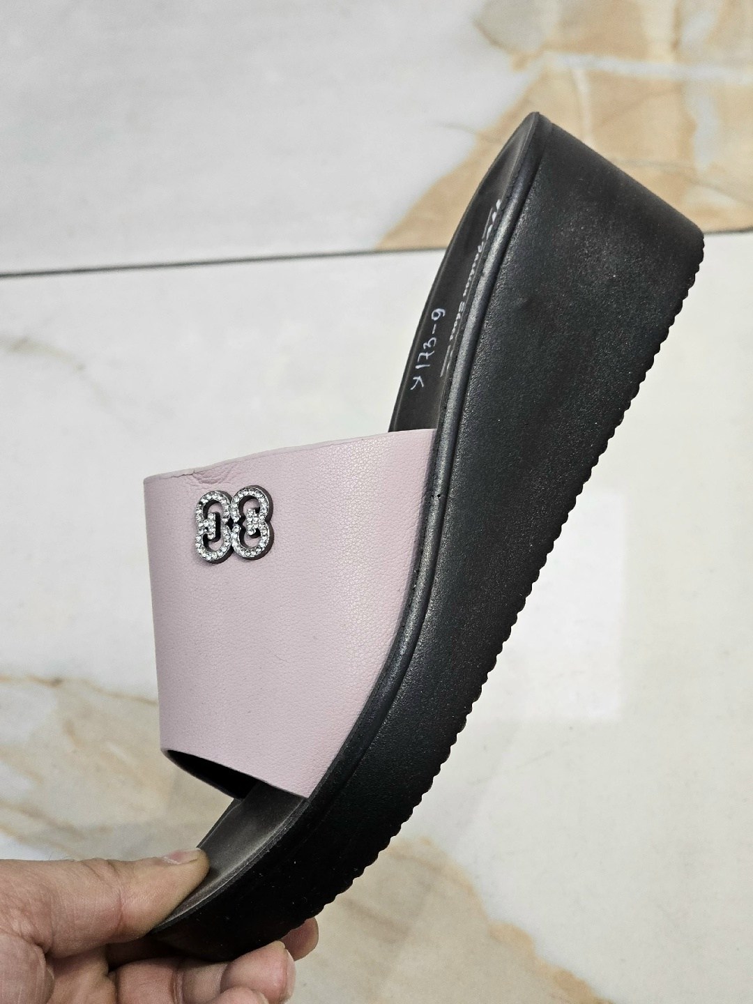 ,женские шлепанцы,босоножки шлепанцы,женские шлепанцы на платформе,шлепки женские