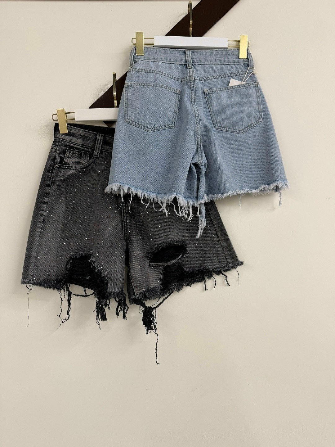 джинсовые шорты,женские джинсовые шорты,джинсовые шорты со стразами,шорты женские,шорты летние джинсовые