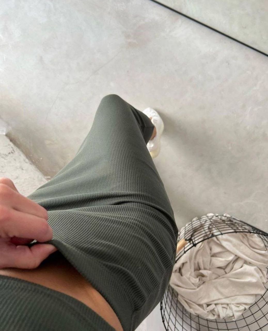 костюм трикотажный юбка и топ,костюм топ юбка,трикотажные костюмы с юбкой,костюм с юбкой лапша,молочный костюм с юбкой