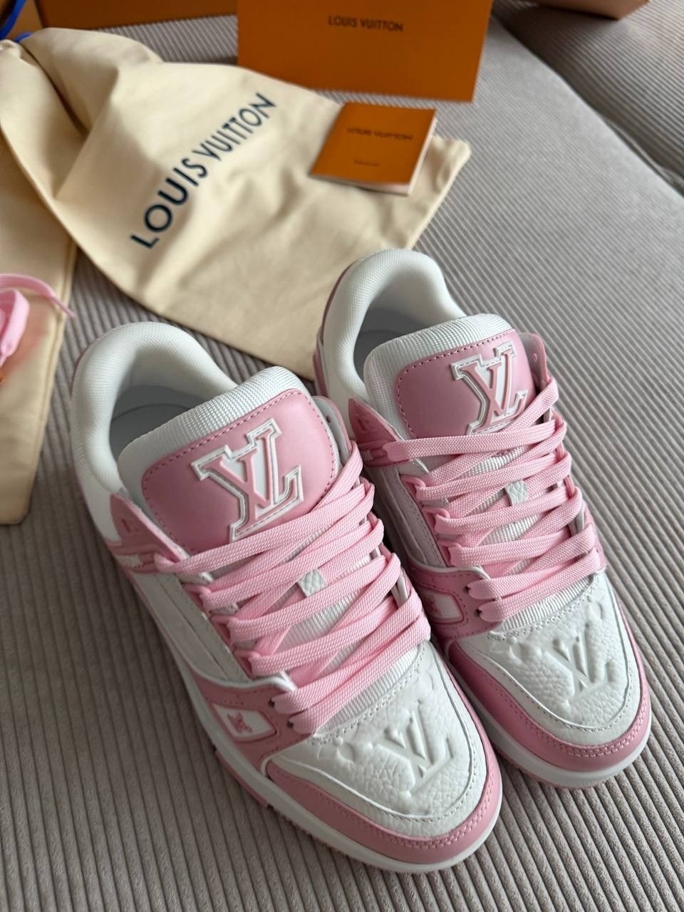 розовые кроссовки луи виттон,кроссовки louis vuitton,кроссовки louis vuitton trainer,кроссовки женские louis vuitton,кроссовки женские луи виттон 2026