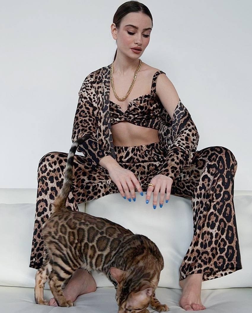 шелковая пижама,брючный костюм в пижамном стиле vi&jul,костюм женский леопардовый,леопардовый костюм женский брючный,костюм брючный летний леопардовый al style