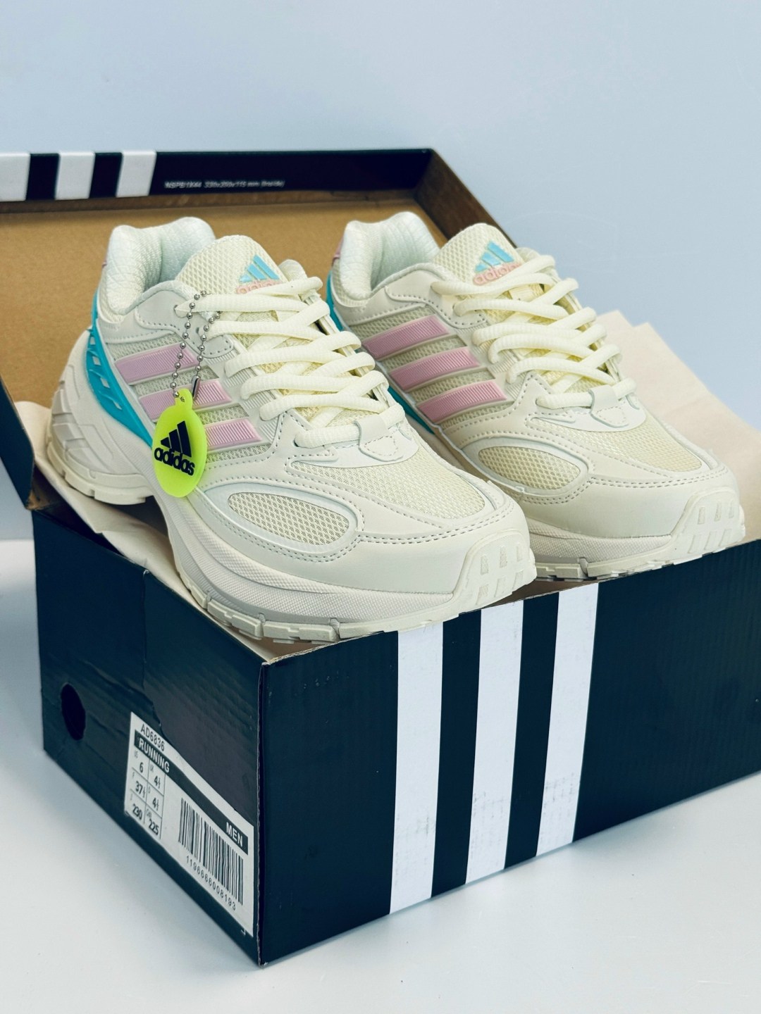 кроссовки adidas,кроссовки женский adidas,кроссовки adidas original,кроссовки adidas response,adidas кроссовки adidas