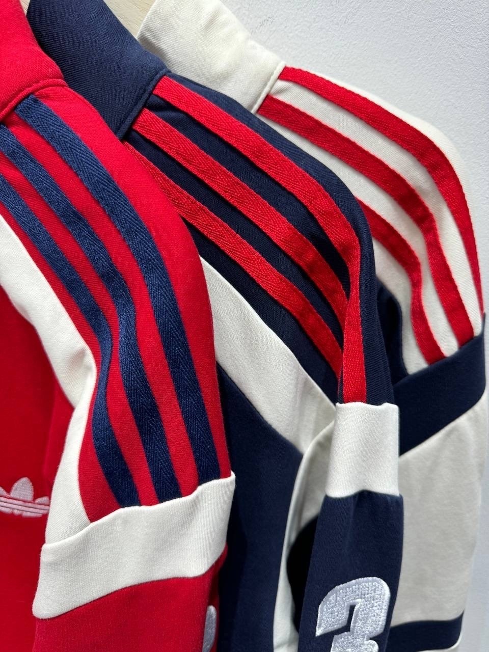 спортивный костюм,спортивный костюм женский,спортивный костюм для женщин,одежда спортивная,стильные спортивные костюмы