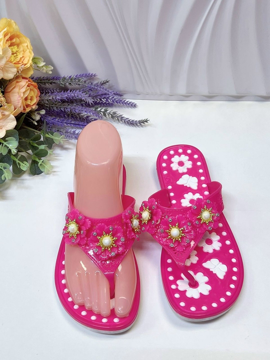 ,шлепанцы женские,шлепки сиреневые,шлёпки женские,тапочки модные