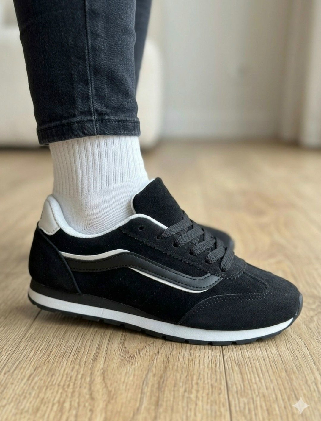 ,кроссовки женскиe,черные кроссовки,кроссовки женские черные,кроссовки кожаные