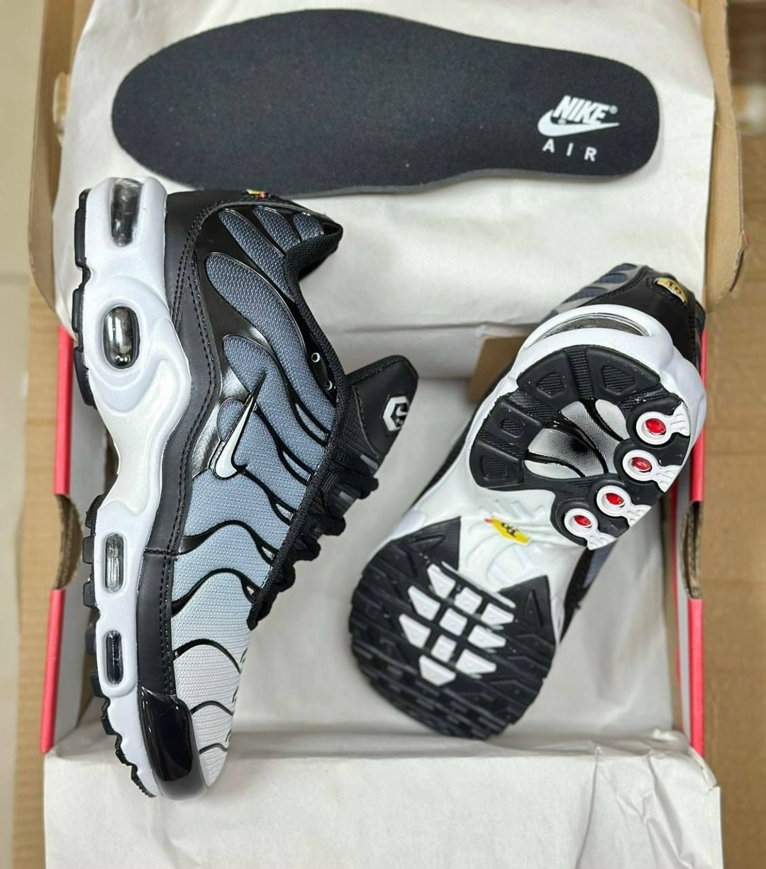 кроссовки nike air max tn plus,кроссовки nike air max tn plus ultra белые с серым,nike air max plus tn,кроссовки мужские nike air max tn plus,найк air max plus tn кроссовки