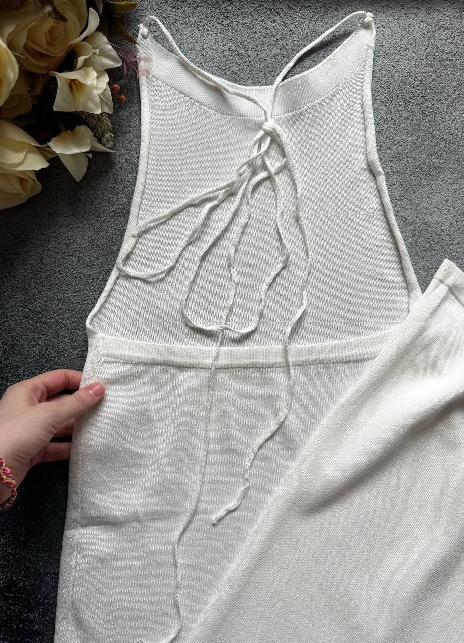 девушка в белом облегающем платье,облегающее платье,платье обтягивающее,девушка в облегающем платье без бюстгальтера,вечернее платье обтягивающее