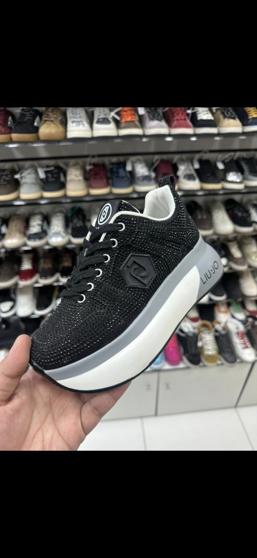 ,кроссовки женские liu jo,женские кроссовки,кроссовки liu jo,черные кроссовки