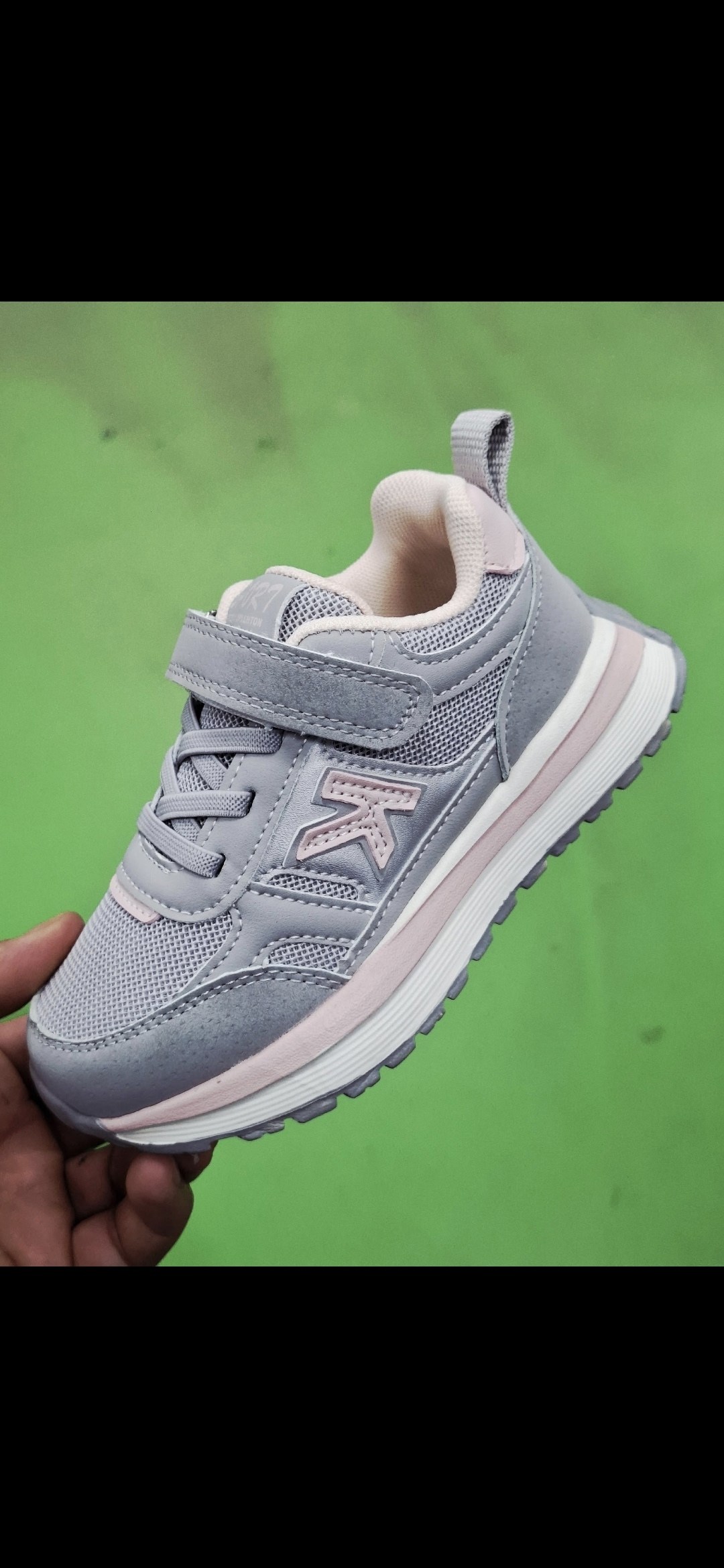 кроссовки,кроссовки adidas,детские кроссовки,кроссовки закрытые,кроссовка детская