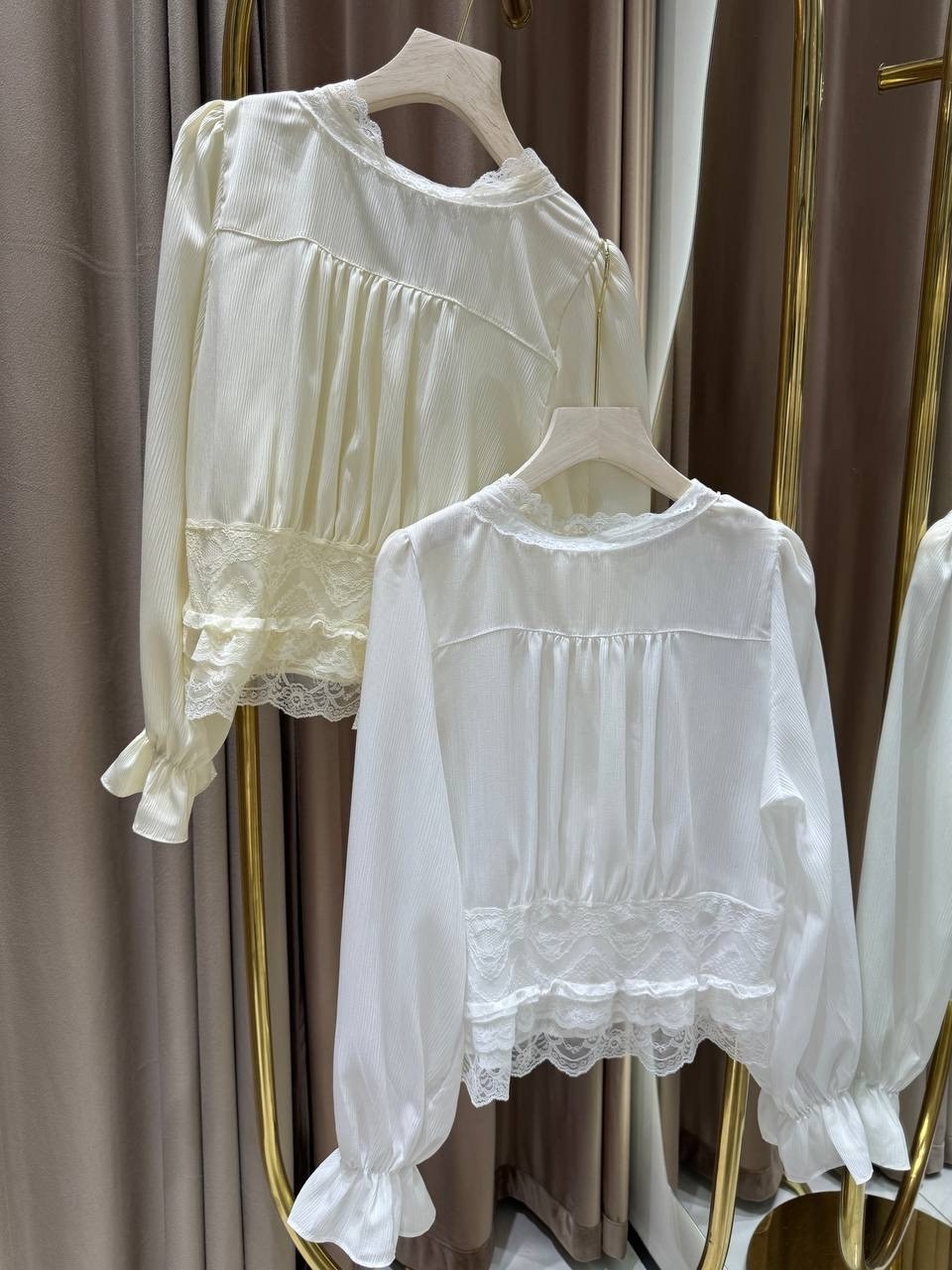 блузка с кружевами,стильные модели кружевных блузок 2026 года,шифоновая блуза с кружевом,блузка женская,блузка винтажная