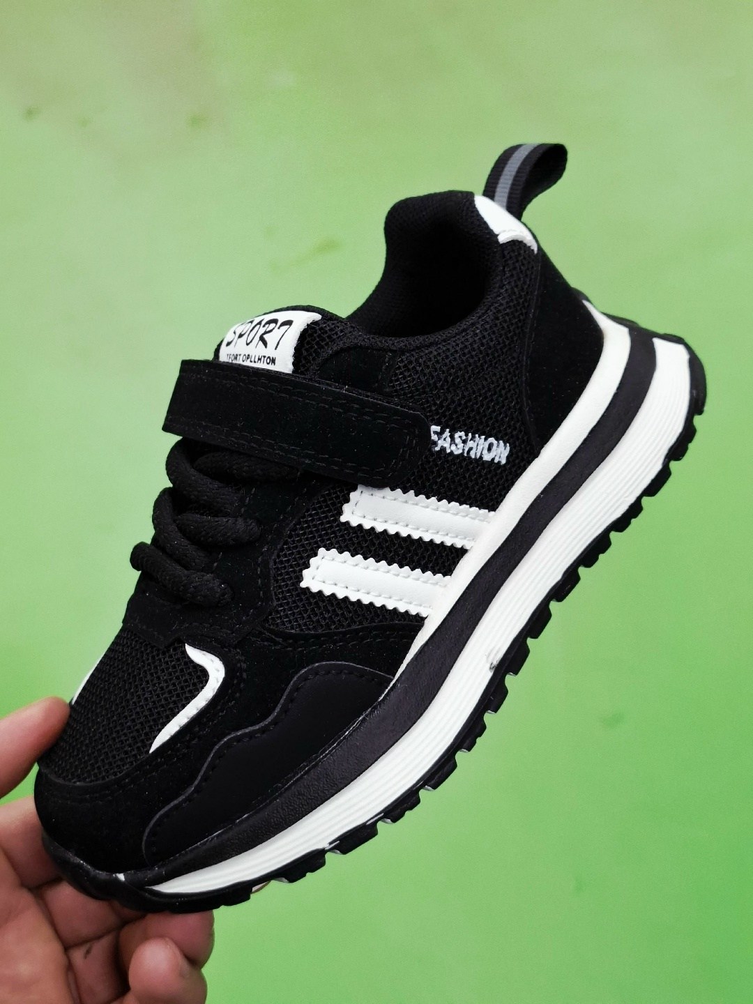 кроссовки,кроссовки adidas,детские кроссовки,кроссовки закрытые,кроссовка детская
