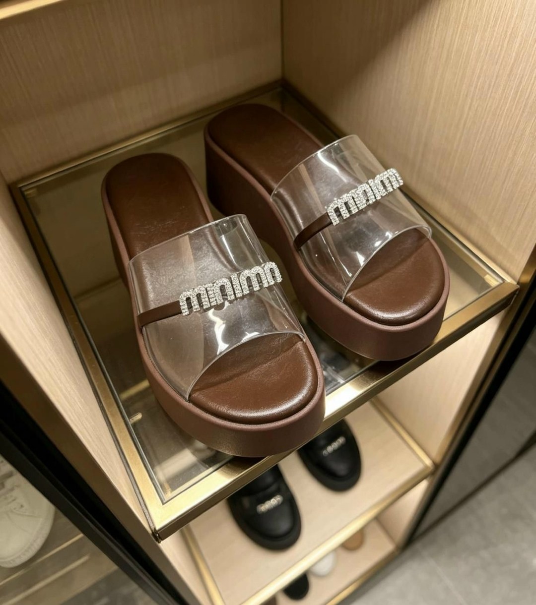 ,шлепанцы женские,шлепки диор,модные шлепанцы,модные тапочки