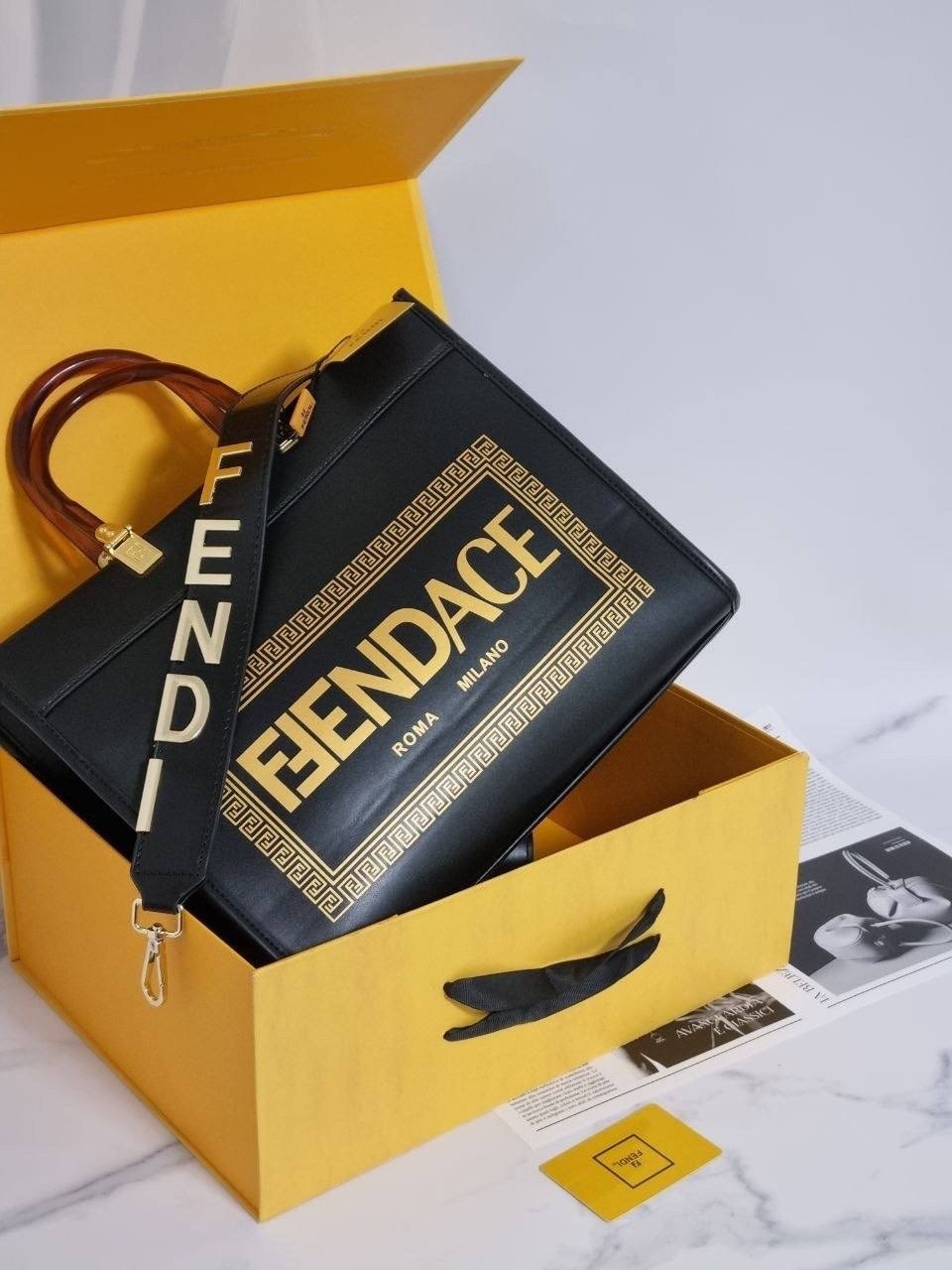 сумка fendi,сумка-тоут fendi,женская сумка fendi,fendi сумка на плечо,сумки фенди