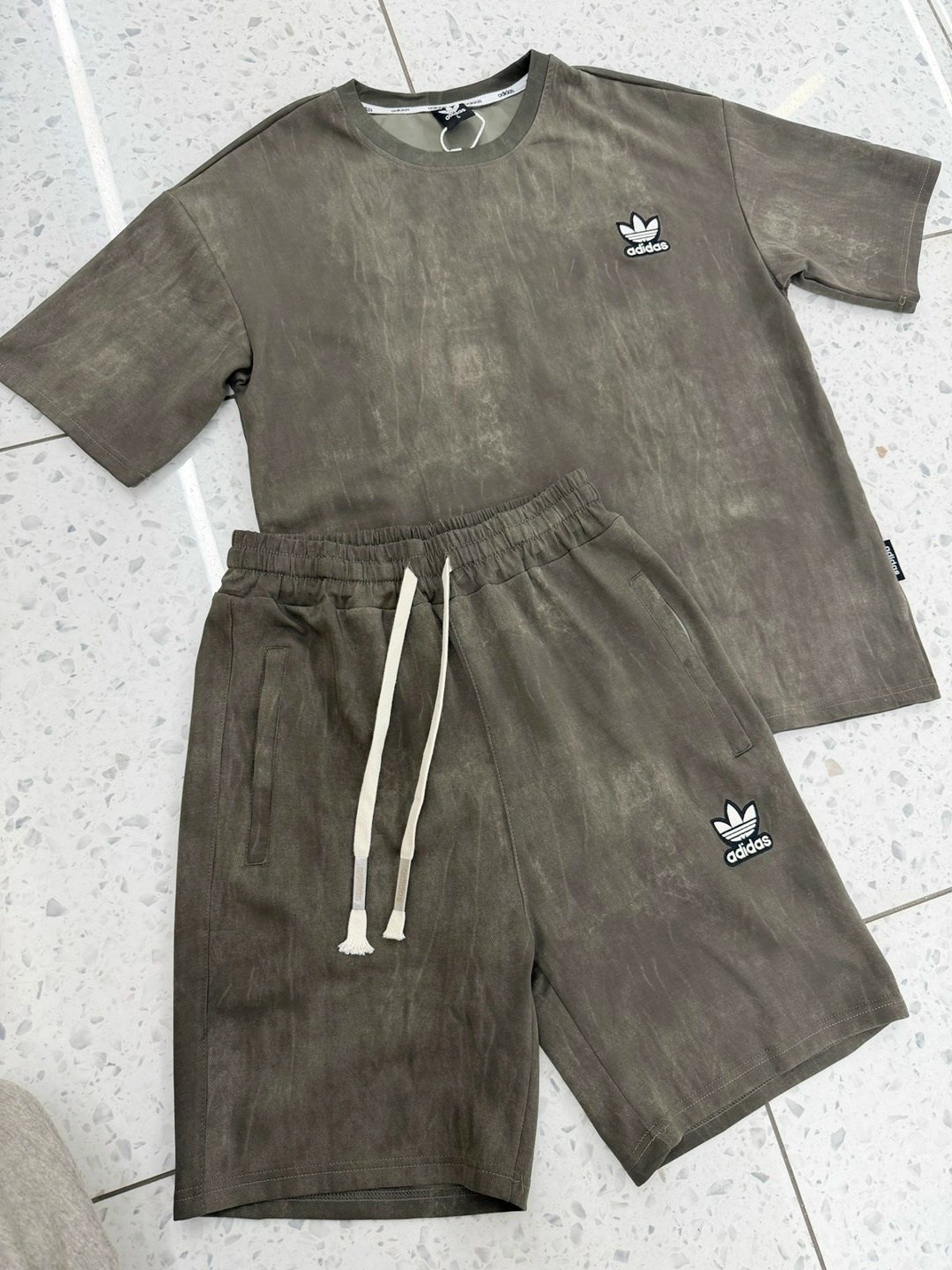 мужская футболка adidas,костюм мужской,футболки адидас,костюм спортивный мужской