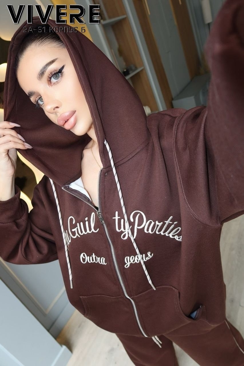 стильные костюмы,спортивный костюм фенди белый,белый костюм,бежевый костюм,костюм женский на флисе