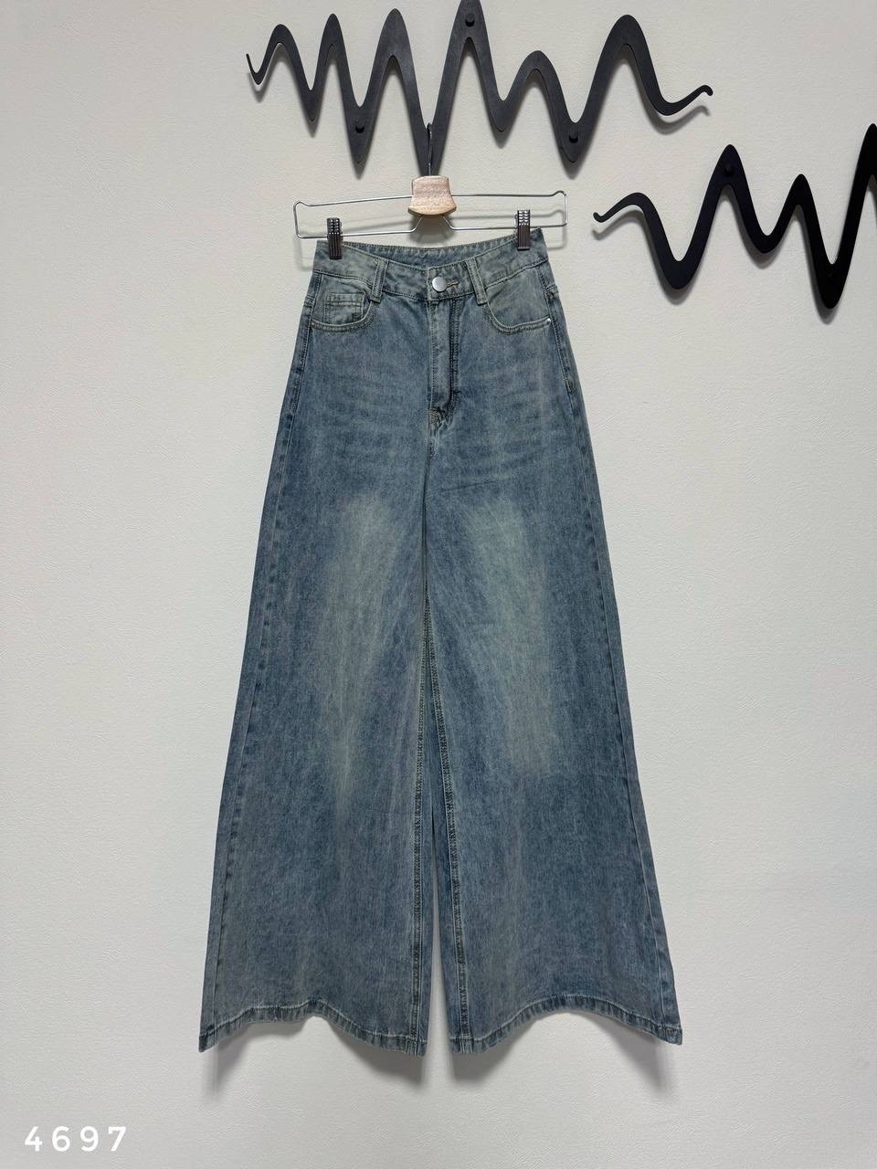 широкие джинсы,образ с джинсами палаццо,джинсы клеш с рубашкой,стиль одежды,широкие джинсы с рубашкой