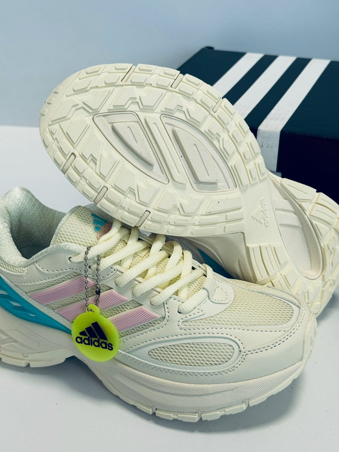 кроссовки adidas,кроссовки женский adidas,кроссовки adidas original,кроссовки adidas response,adidas кроссовки adidas