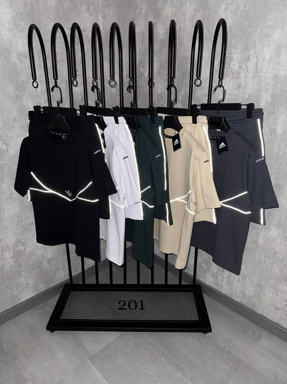 мужские спортивные костюмы,спортивные костюм,костюм спортивный adidas,спортивные костюмы для мужчин,футболки комплект