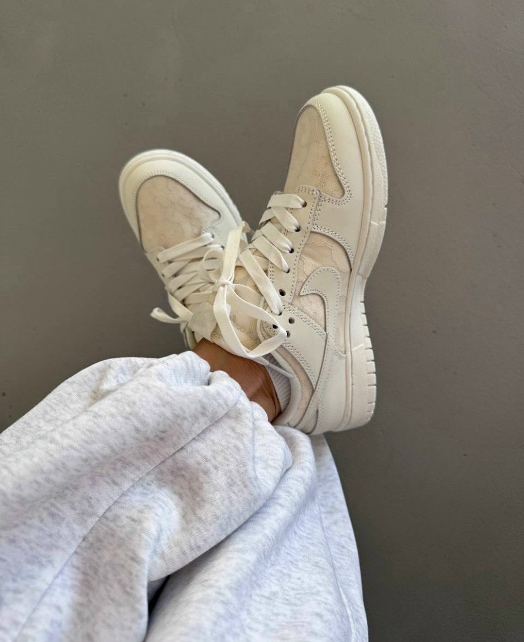 кроссовки nike sb dunk low цвет бежевый,кроссовки,nike dunk low,женские кроссовки,кроссовки dunk low nike