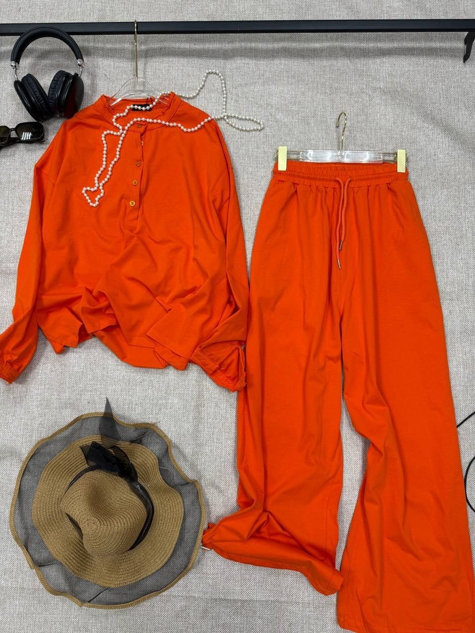 костюм с брюками,элегантный брючный костюм,костюм женский в пижамном стиле,брючный костюм женский,костюм брючный пижамный стиль