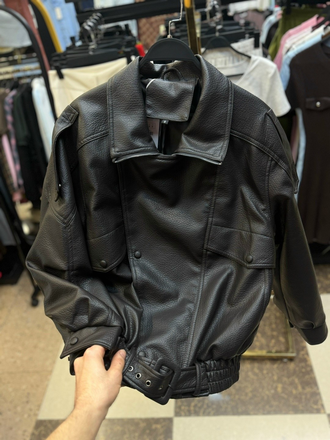 куртка кожаная,женская кожаная куртка,женская куртка,куртка,женская куртка бомбер