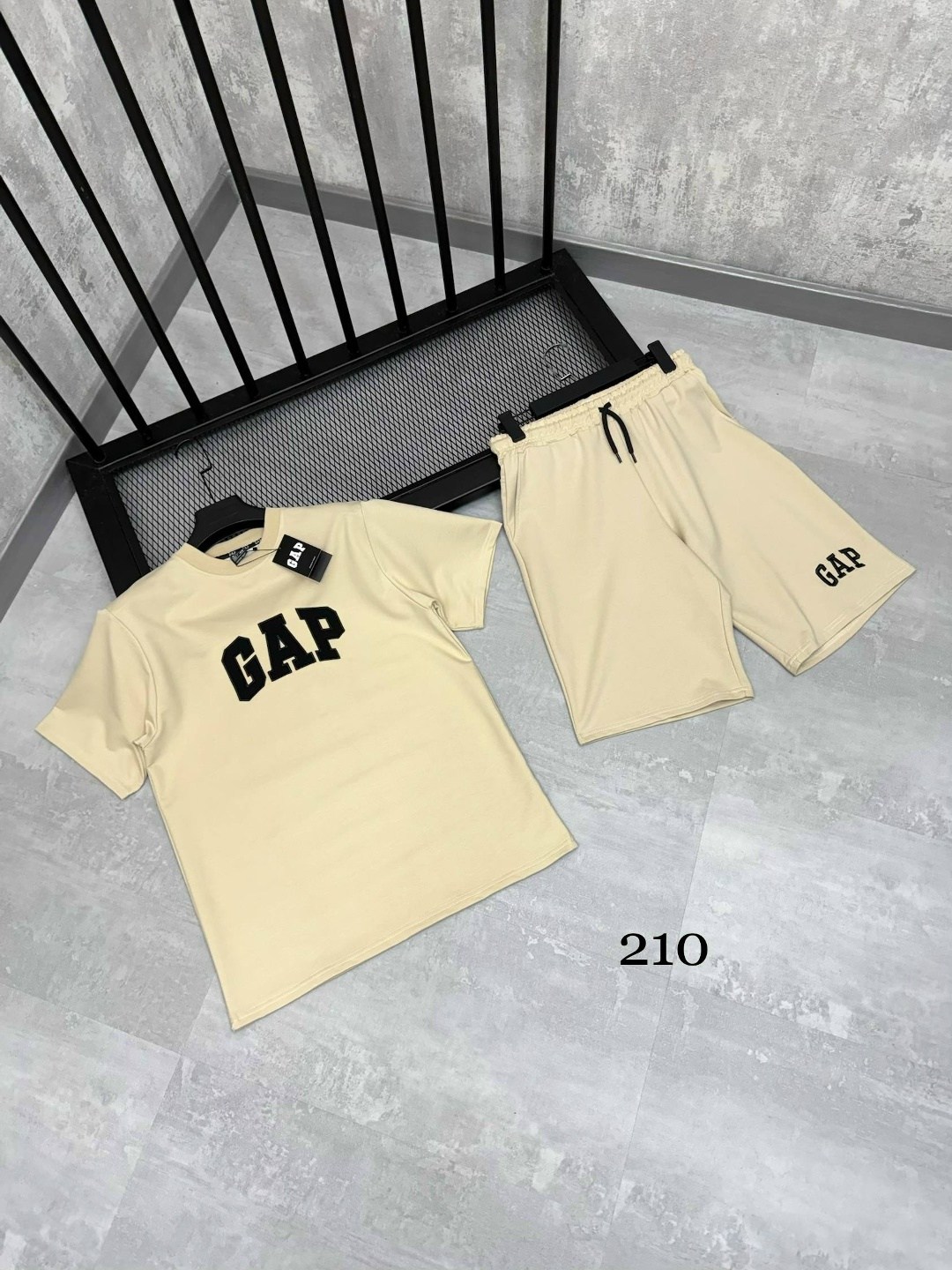 костюм спортивный мужской,костюм для мужчин,спортивные костюм,костюм футболка и шорты спортивные,летние костюмы