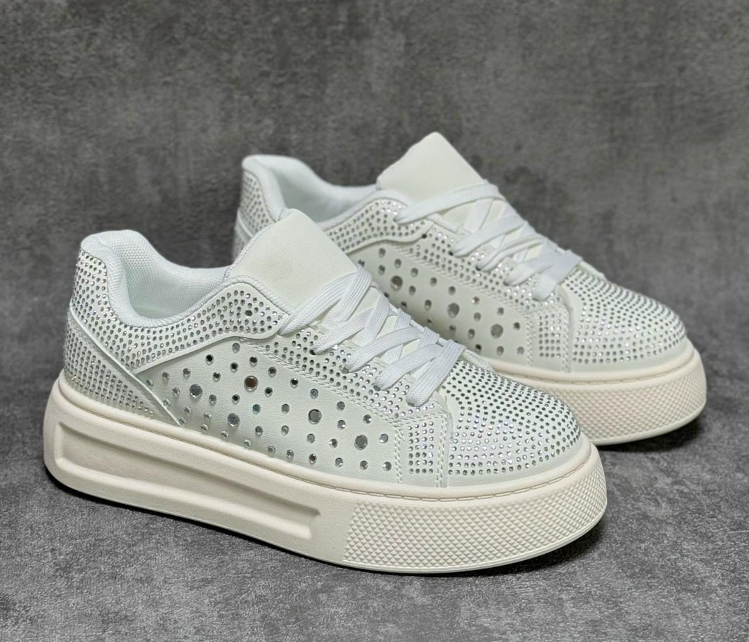 ,белые кеды с перфорацией женские,кроссовки женскиe,кеды белые с перфорацией,женские кеды