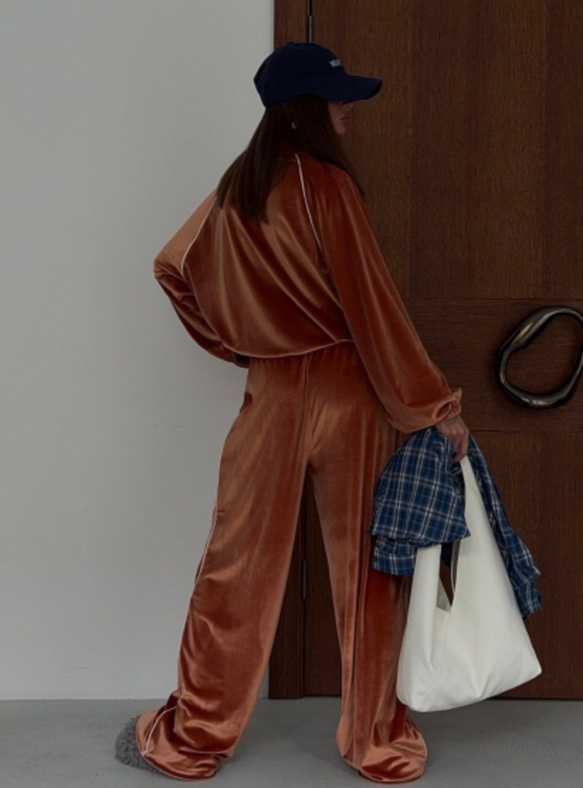 костюм спортивный,велюровый спортивный костюм,костюм велюровый,костюм из велюра