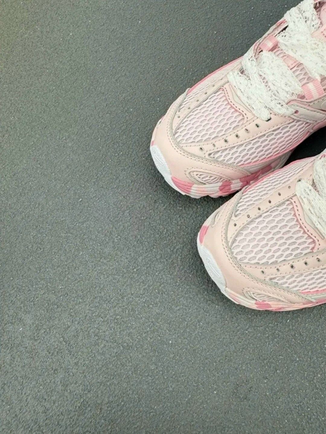 кроссовки nike zoom vomero 5,женские кроссовки nike air zoom vomero 5,nike air zoom vomero 5,nike v2k run женские беговые кроссовки,кроссовки zoom vomero 5 triple pink nike