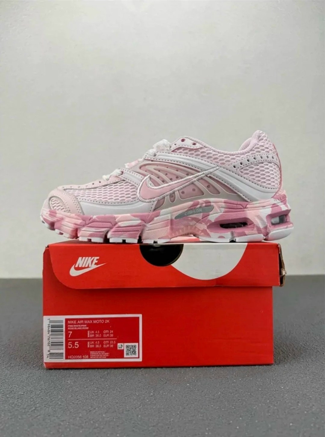 кроссовки nike zoom vomero 5,женские кроссовки nike air zoom vomero 5,nike air zoom vomero 5,nike v2k run женские беговые кроссовки,кроссовки zoom vomero 5 triple pink nike