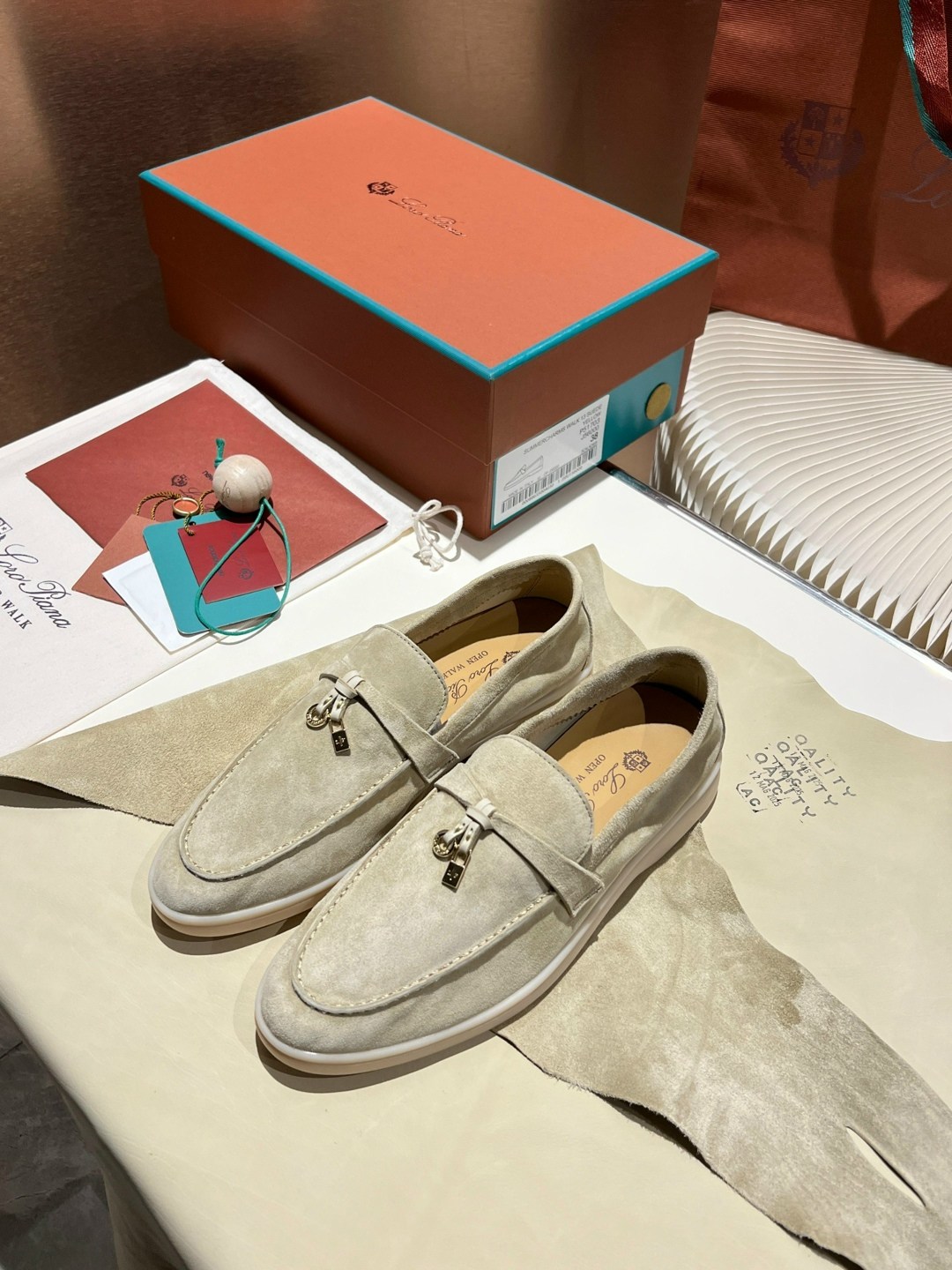 loro piana лоферы женские,loro piana лоферы,замшевые лоферы loro piana,замшевые женские лоферы loro piana оливковые,лоферы женские замшевые