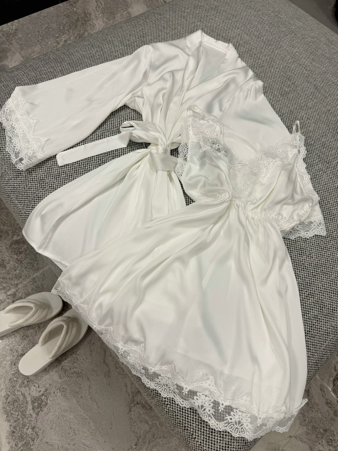 пеньюар для невесты,халат невесты с перьями,девушка,халат с перьями,платья