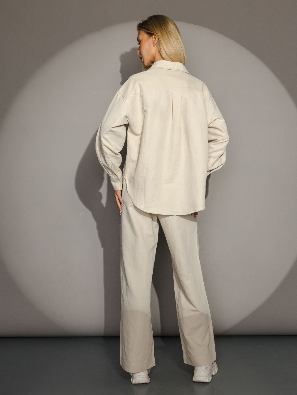 костюм бежевый,льняной костюм с брюками,костюм с брюками,стильные костюмы,костюм брючный из льна