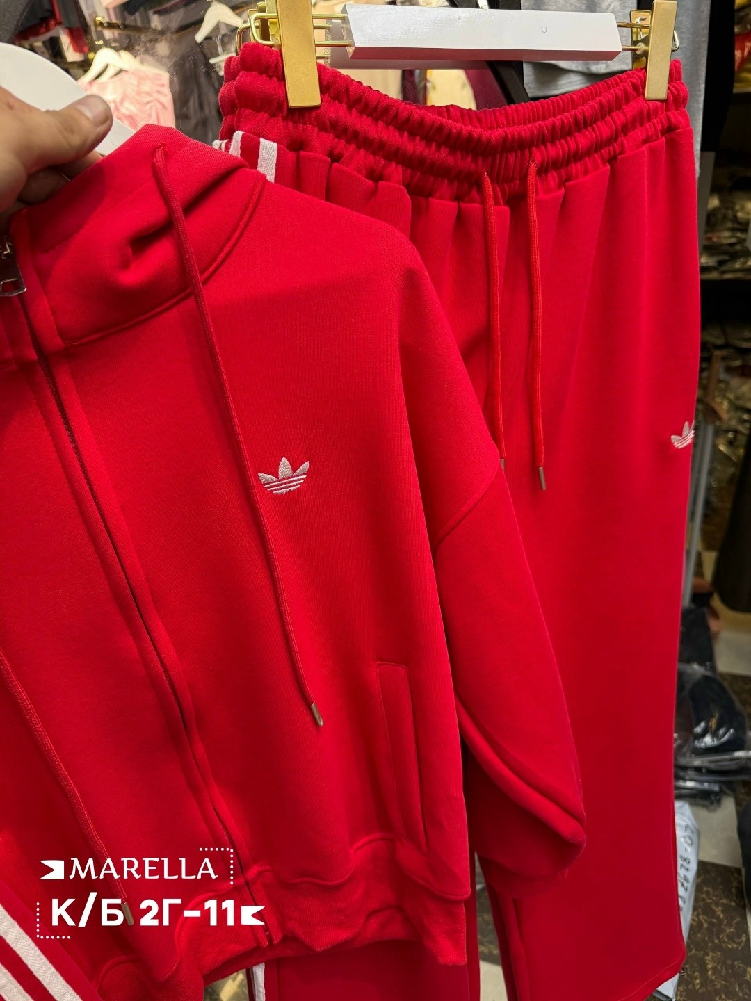 адидас ориджинал женский костюм адидас,костюм адидас,костюм спортивный,спортивный костюм адидас красный женский,костюм адидас женский