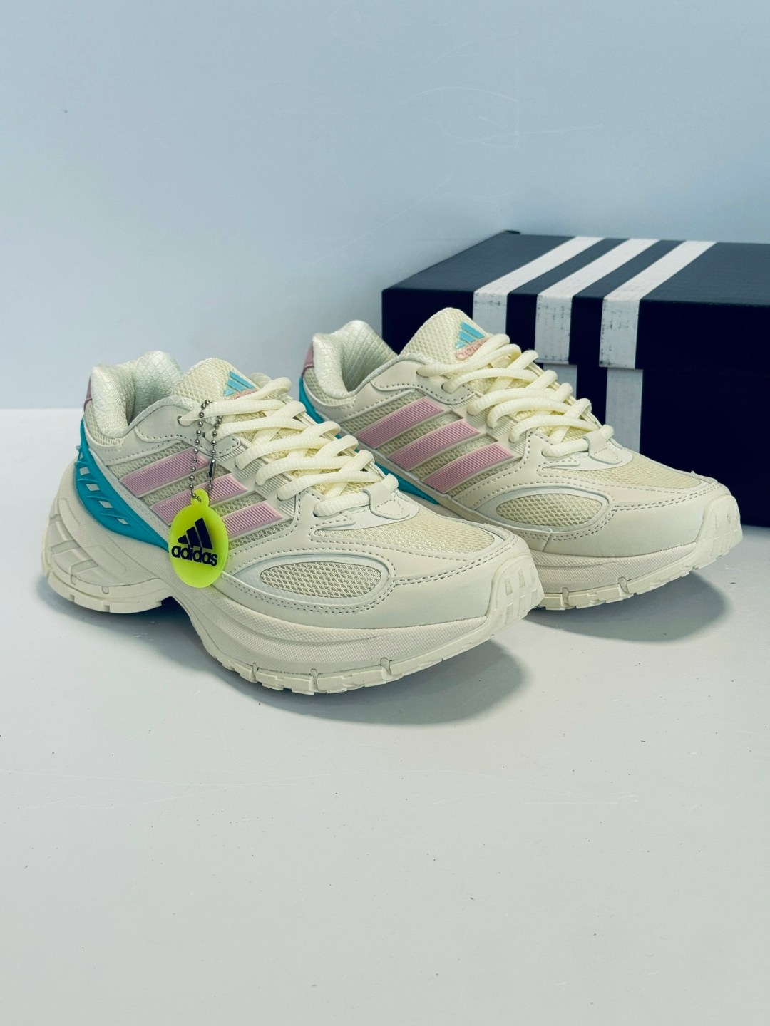 кроссовки adidas,кроссовки женский adidas,кроссовки adidas original,кроссовки adidas response,adidas кроссовки adidas