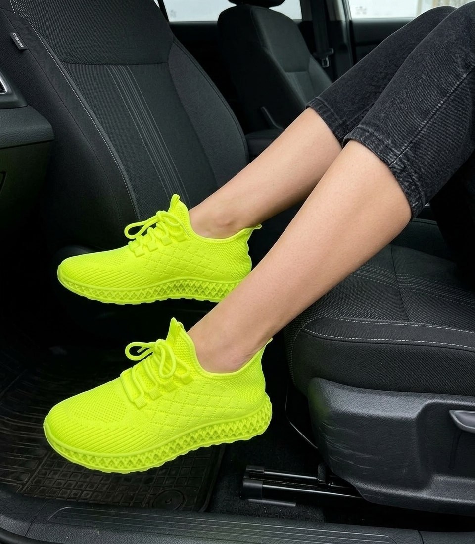 ,кроссовки женскиe,малиновые кроссовки женские,малиновые кроссовки,кроссовки женские летние