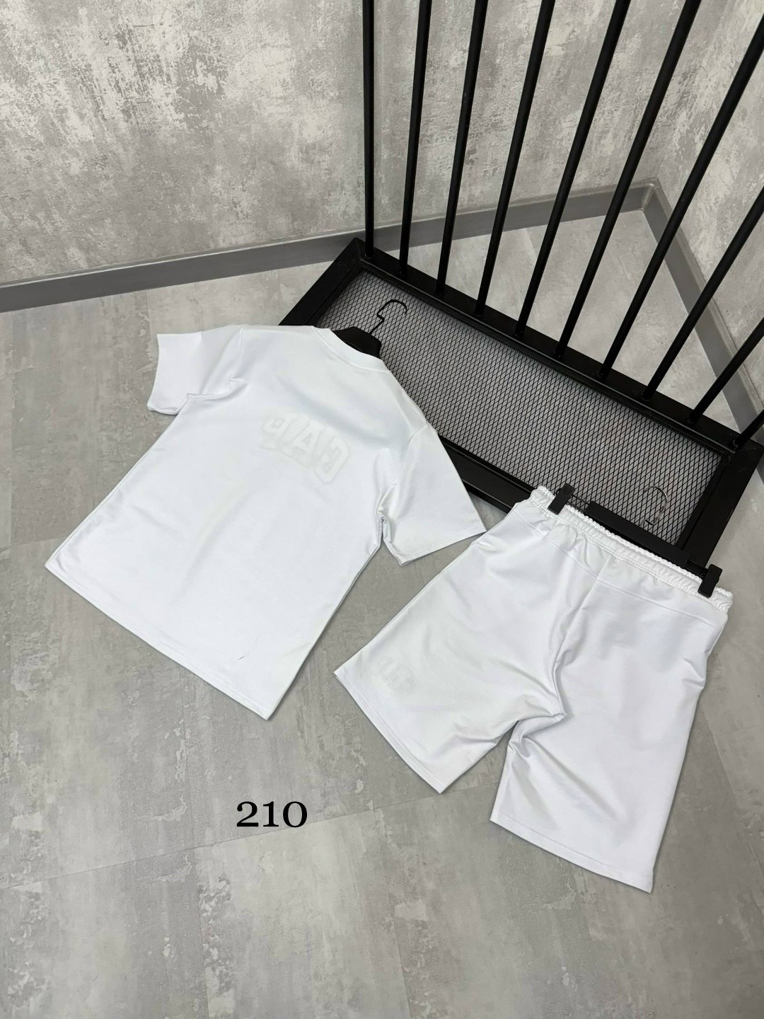 костюм спортивный мужской,костюм для мужчин,спортивные костюм,костюм футболка и шорты спортивные,летние костюмы