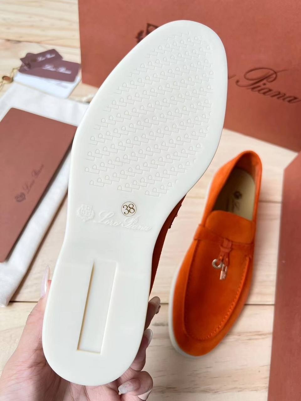 лоферы loro piana,лоферы женские loro piana,loro piana  женская лоферы оранжевые,,мокасины loro piana