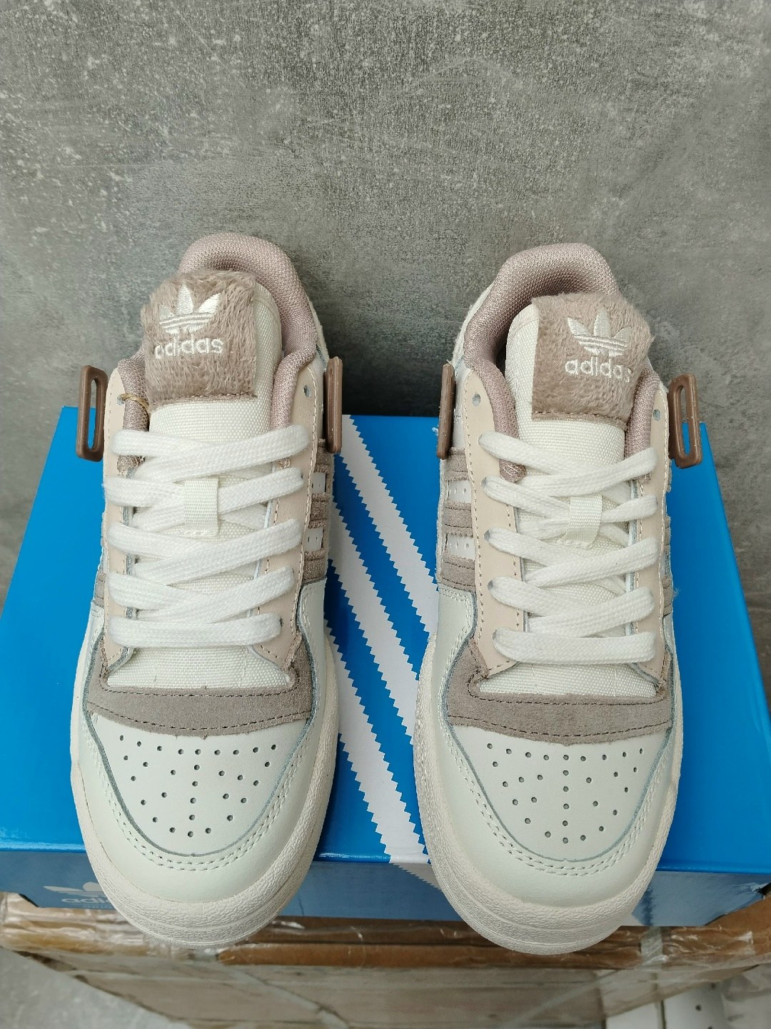 женские кроссовки adidas,кроссовки adidas,кроссовки adidas forum low,,adidas forum low 84 бежевый лайт