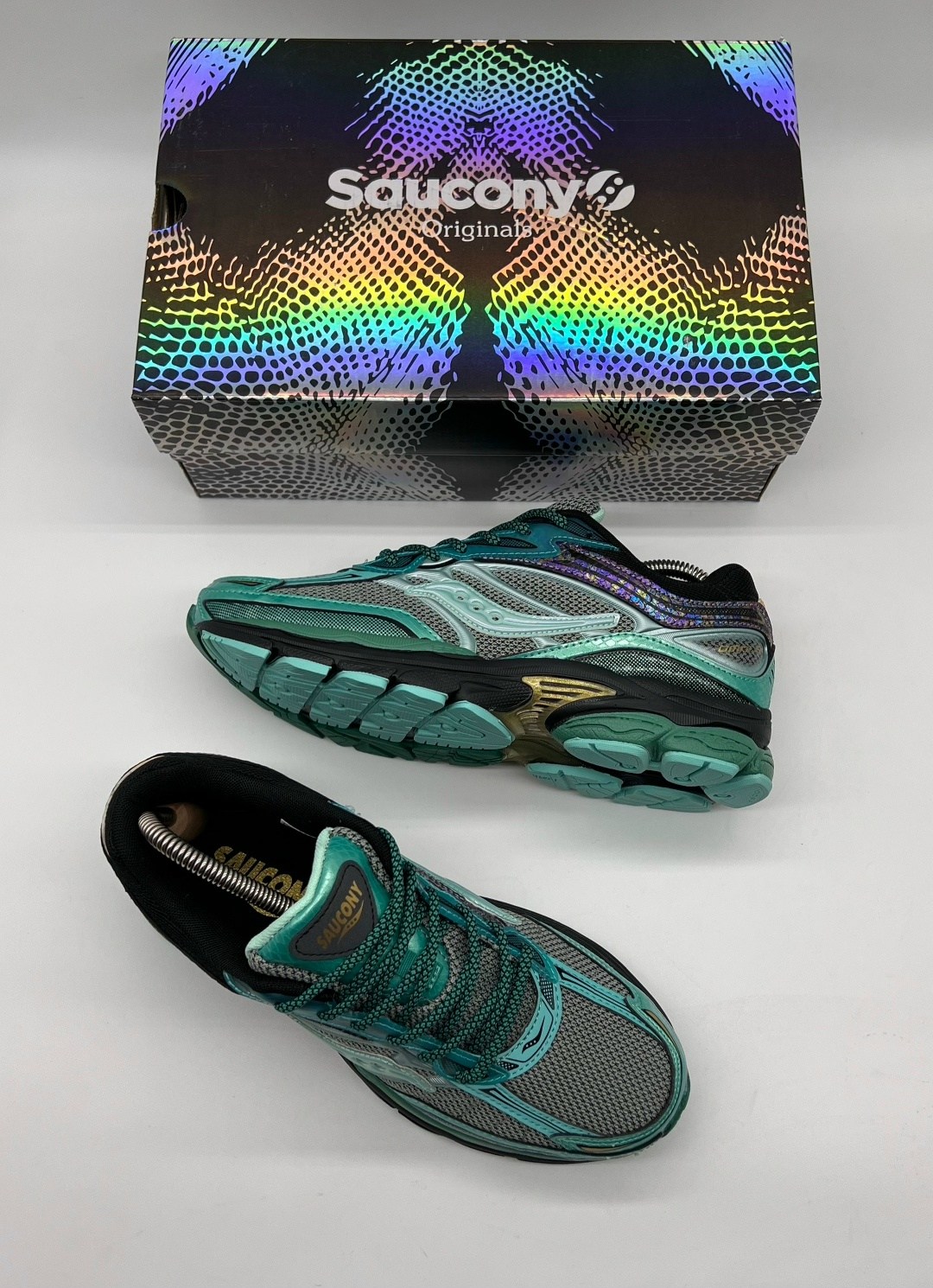 saucony progrid omni 9,кроссовки saucony progrid omni 9,saucony progrid triumph 4,saucony кроссовки,кроссовки