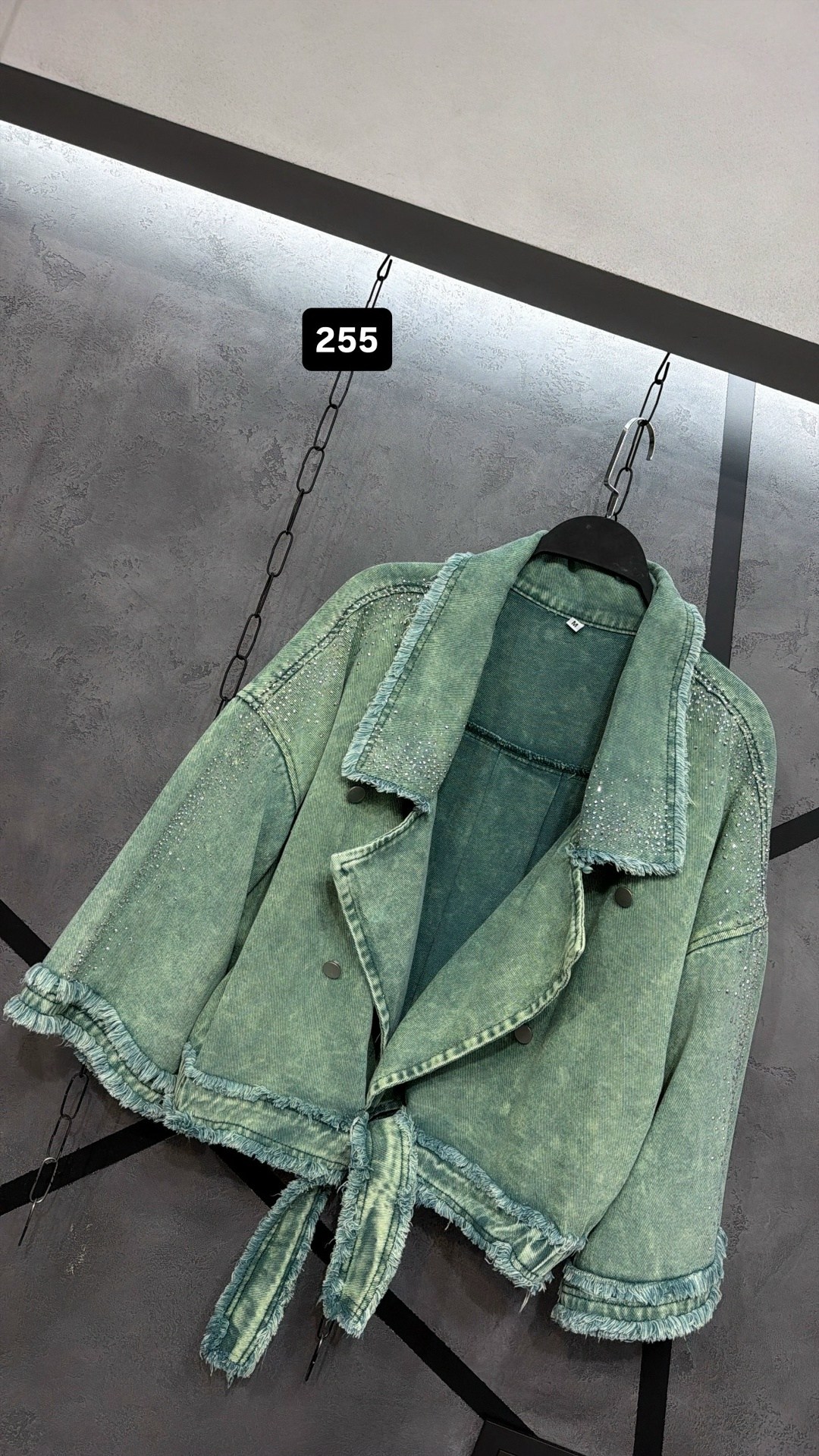 женская джинсовая куртка,джинсовая куртка,джинсовая куртка повседневная,повседневная куртка,джинсовая куртка стильная