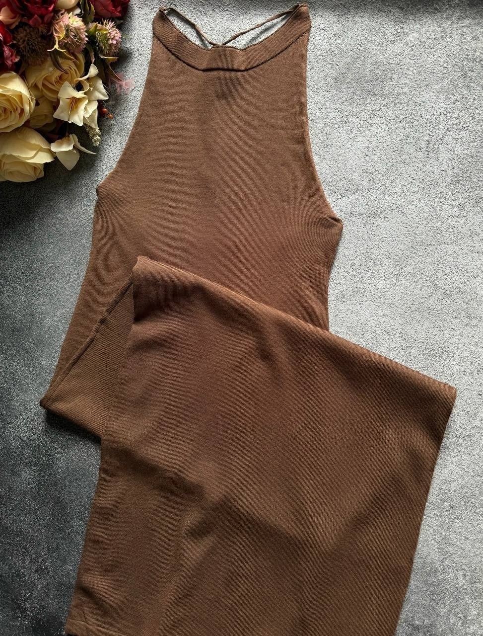 облегающее платье,модели платьев,трикотажное платье,платье миди,коричневое платье