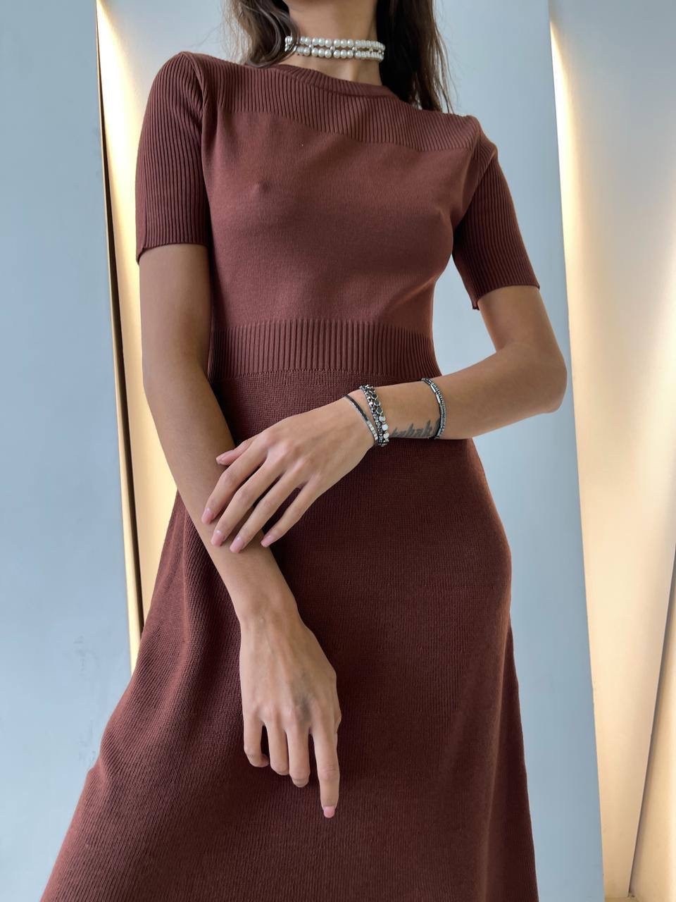 трикотажное платье,платье,вязаное платье,приталенное платье,стильное платье